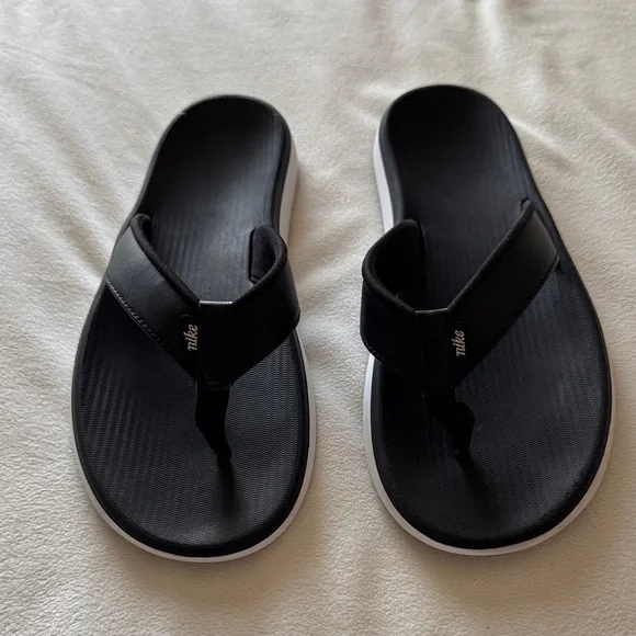 Nike flip flops - Picture 1 of 8